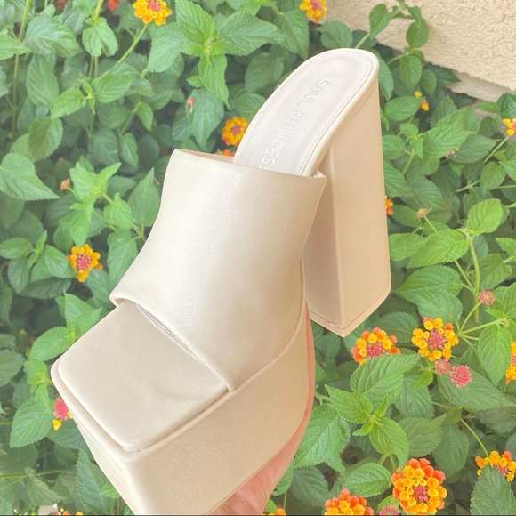 Chunky High Heel Sandal - Picture 3 of 3